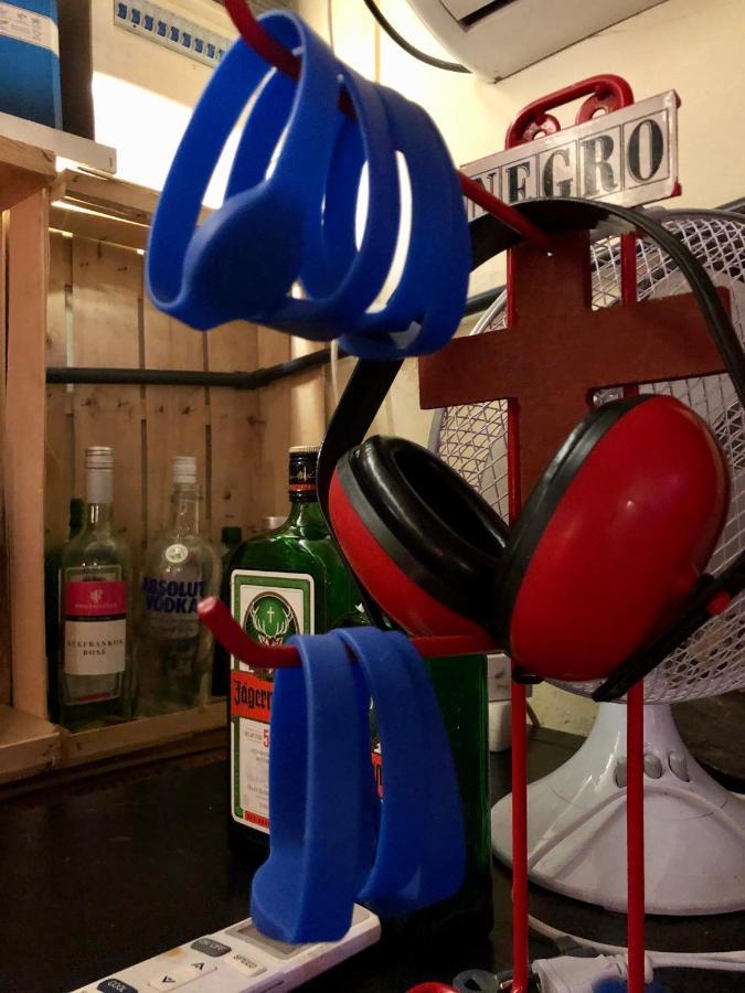 Whole Basement Former Pub3 For Bachelor / Bachelorette Party Budapest Exterior foto
