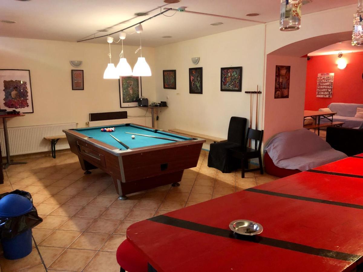 Whole Basement Former Pub3 For Bachelor / Bachelorette Party Budapest Exterior foto